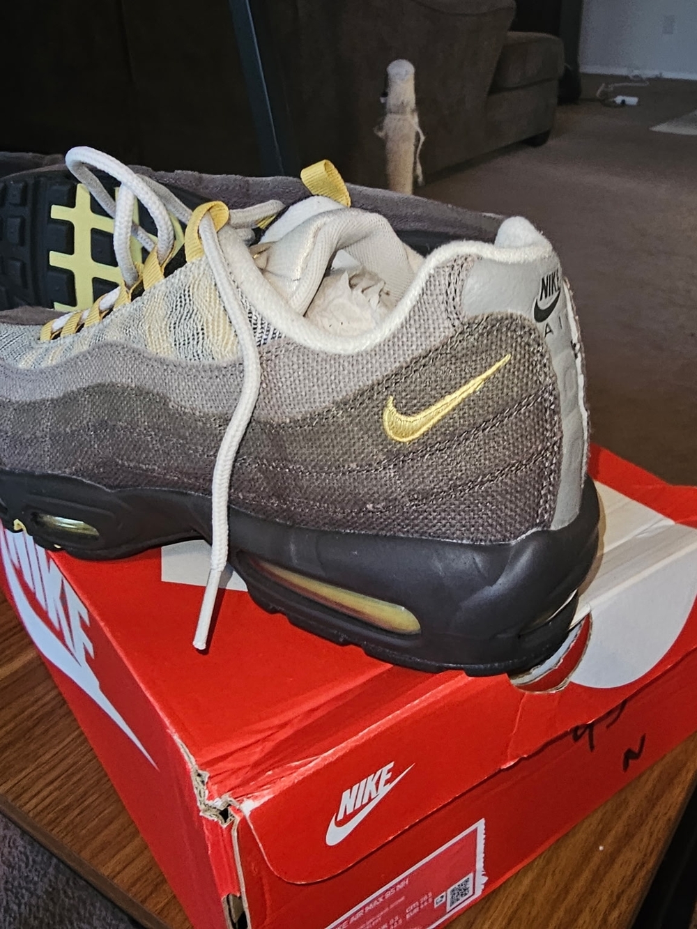 Nike Men’s Brown & Yellow Air Max 95 Sneakers - Picture 3 of 9